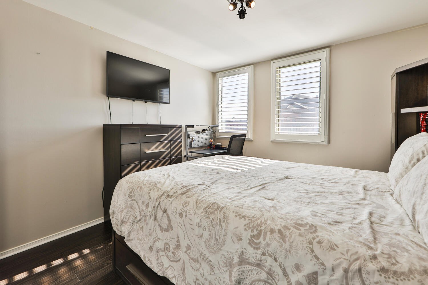 100 Arbors #8 Woodbridge